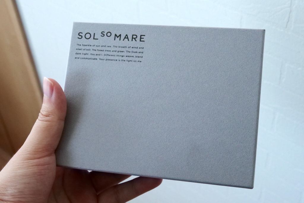 SOLSOMARE L字ファスナーマルチ財布セッカの箱