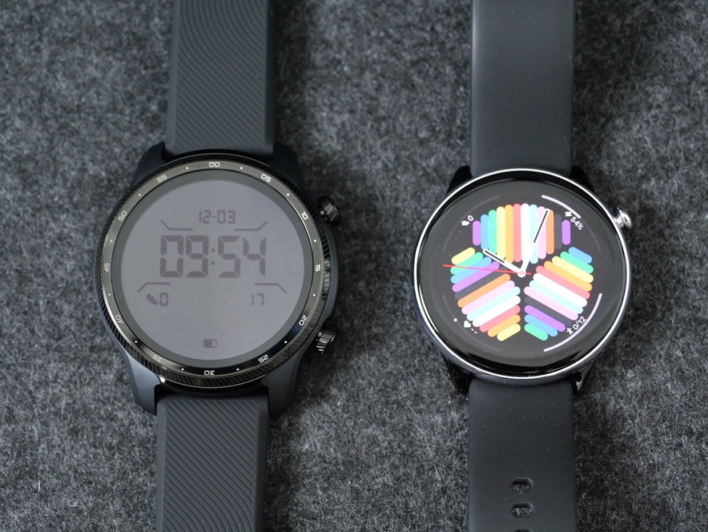 Amazfit GTR MiniとTicWatch Pro 3 Ultra GPSを並べた様子